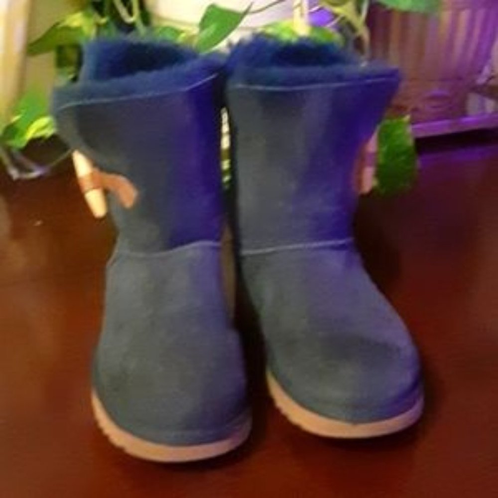 UGG S7 Navy Boots